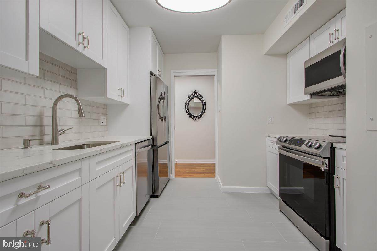 3800 Fairfax Drive - Photo 1