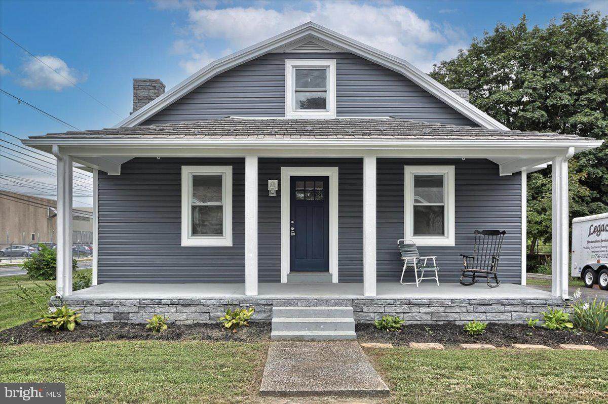 601 Bay Street - Photo 1