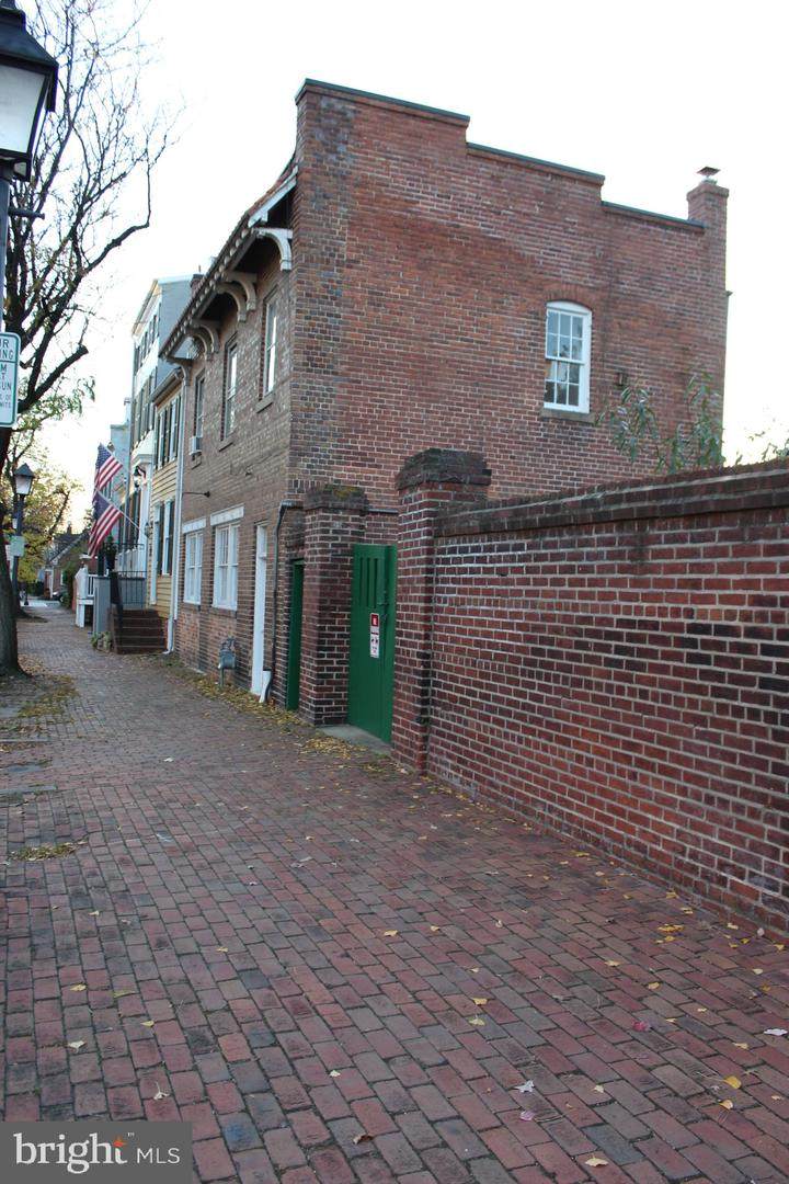 205 Columbus Street - Photo 1