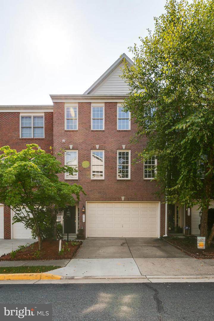 9427 Hucks Bridge Circle - Photo 1
