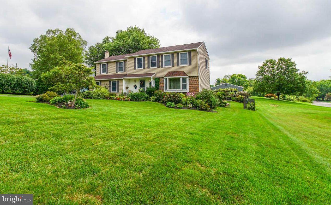 250 Briarwood Lane - Photo 1
