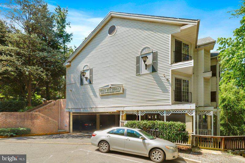 2050 Calvert Street - Photo 1