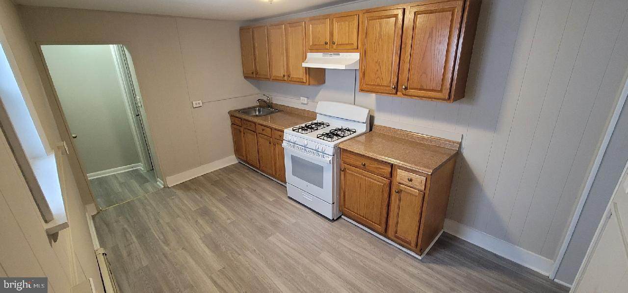 1343 Chestnut Street - Photo 1