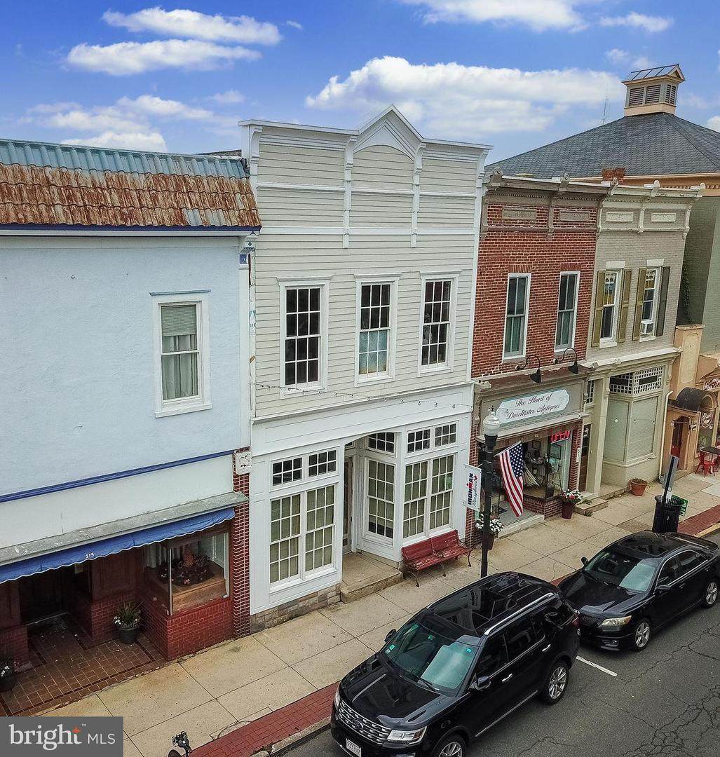 513 Poplar Street - Photo 1