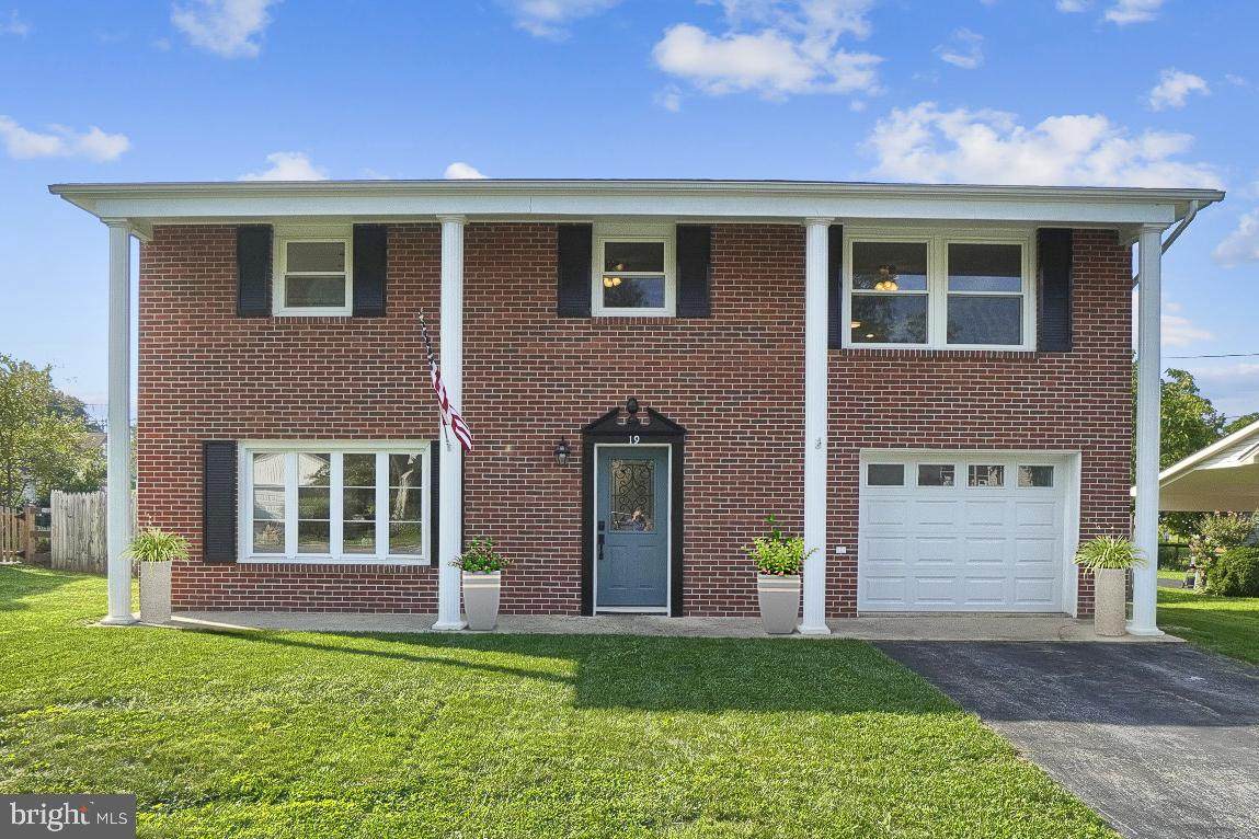 19 Victor Drive - Photo 1