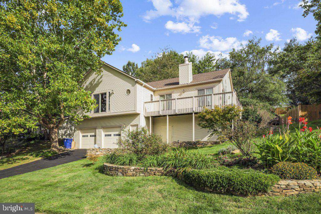 137 Governors Drive - Photo 1