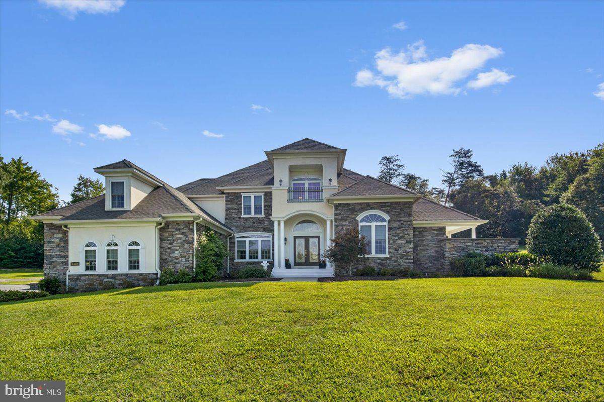 4329 Sixes Road - Photo 1