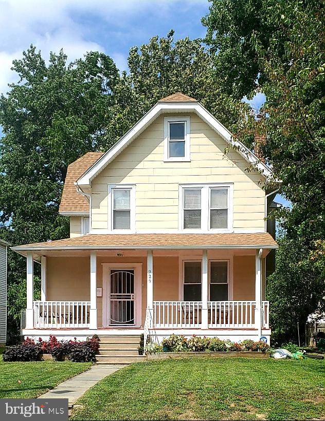 929 Andrews Avenue - Photo 1