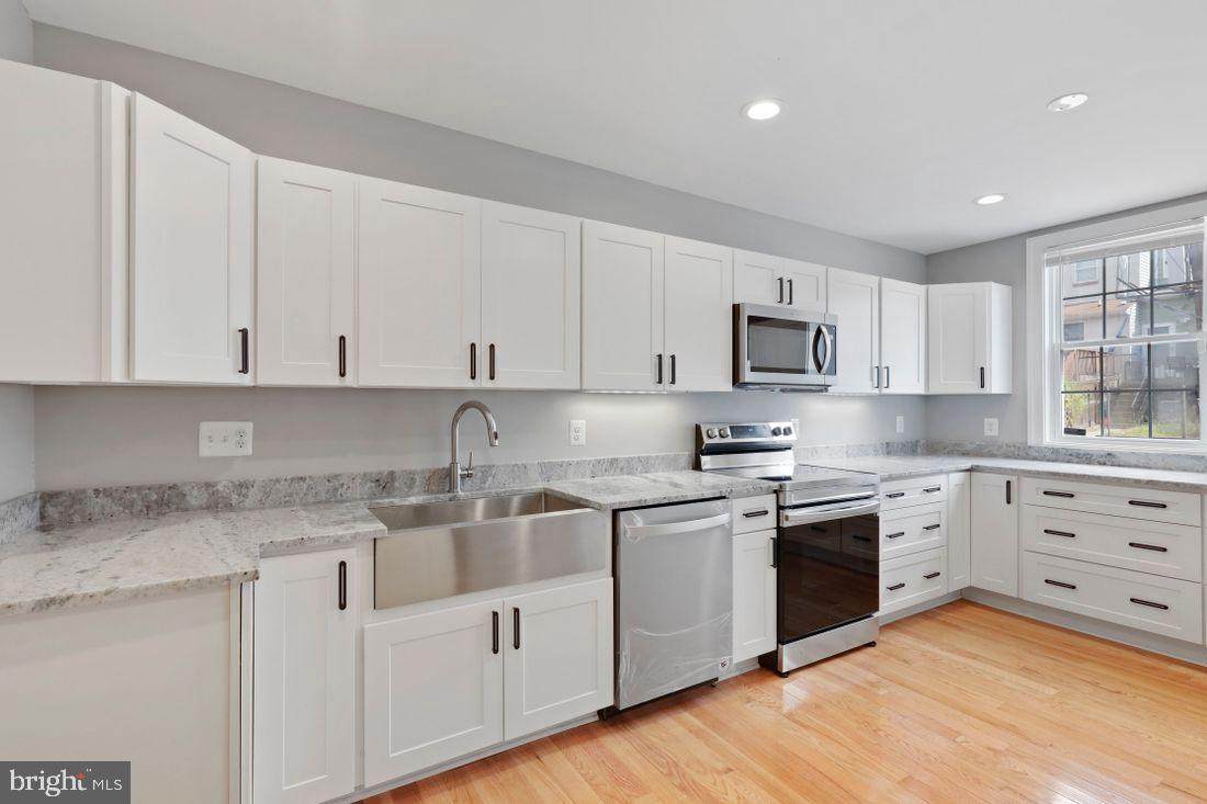 135 Clinton Street - Photo 1