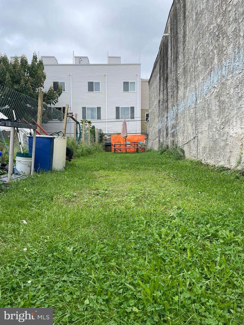2139 6TH Street - Photo 1