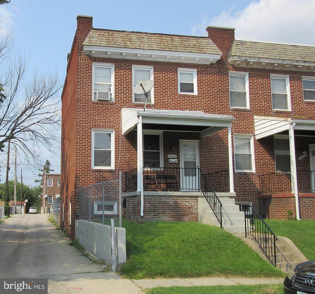 3540 Juneway - Photo 1