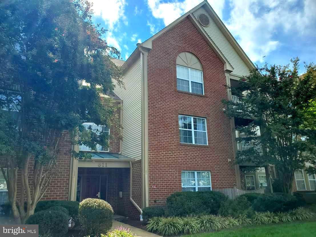 611 Admiral Drive - Photo 1