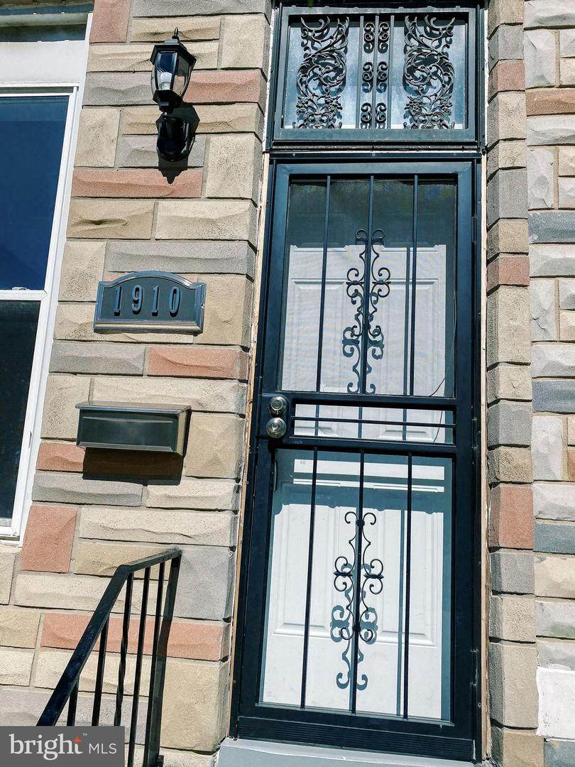 1910 Penrose Avenue - Photo 1