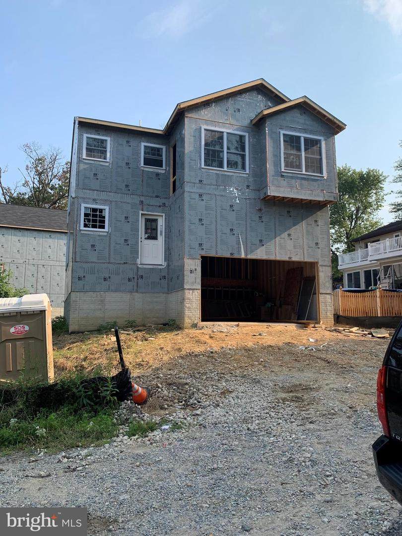997 Beechwood Avenue - Photo 1