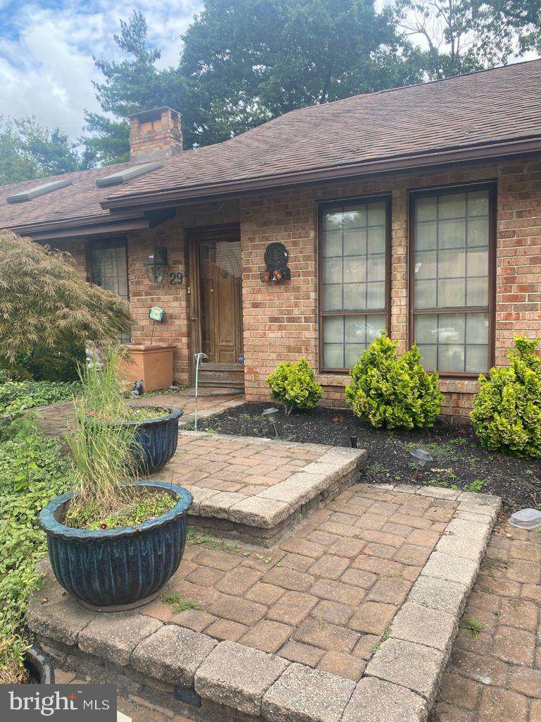 29 Lafayette Lane - Photo 1