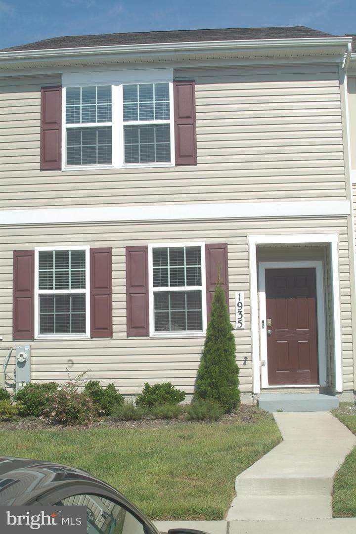 1935 Graymount Way - Photo 1