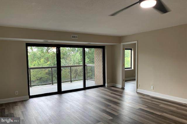 307 Yoakum Parkway - Photo 1
