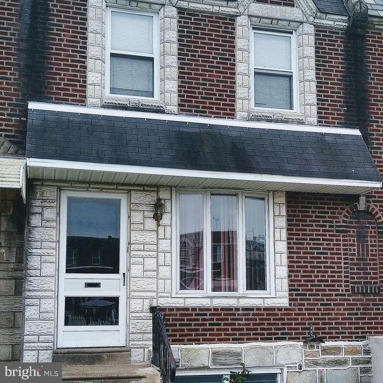 6123 Tackawanna Street - Photo 1