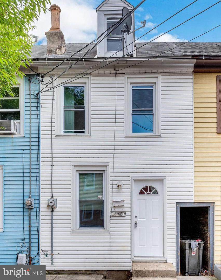 148 Burlington Street - Photo 1