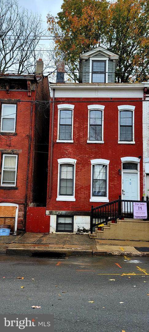 306 Hanover Street - Photo 1