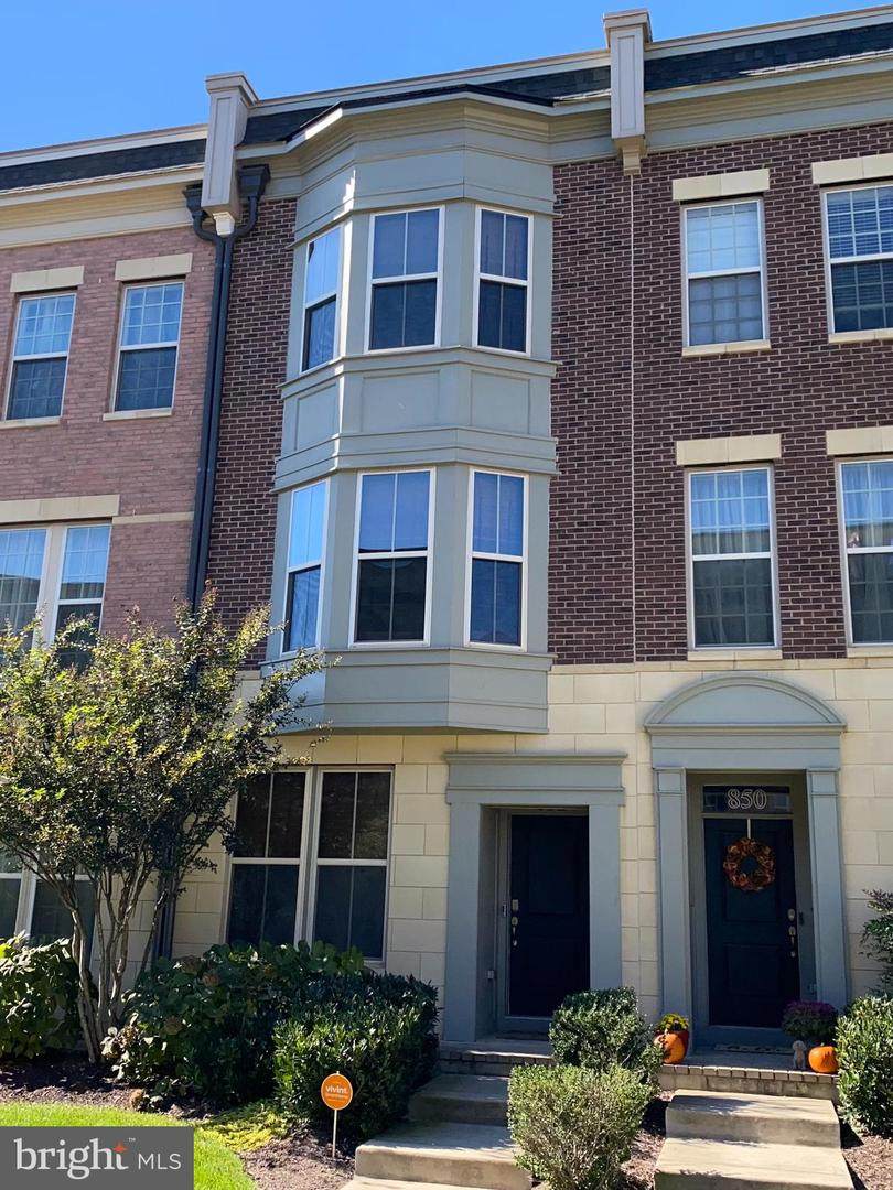 852 Regents Square - Photo 1