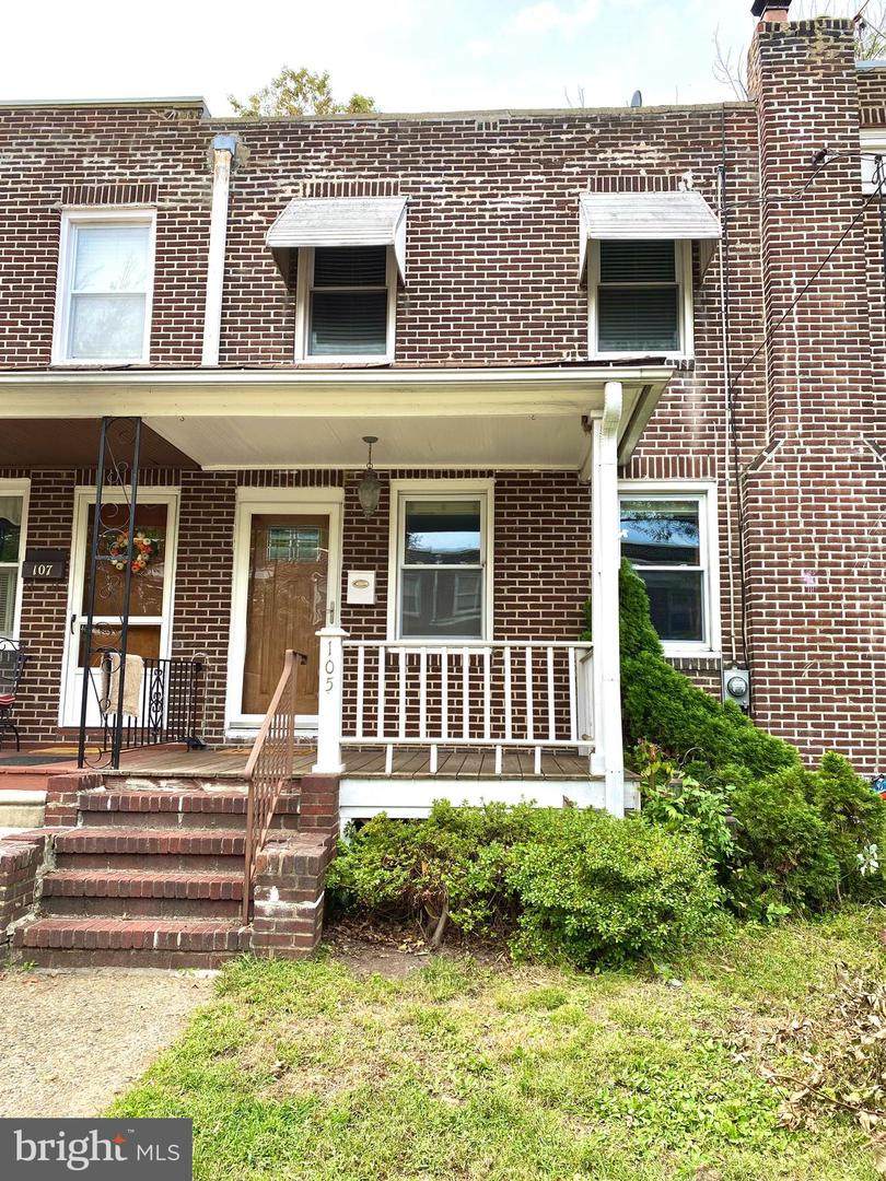 105 Wesley Avenue - Photo 1
