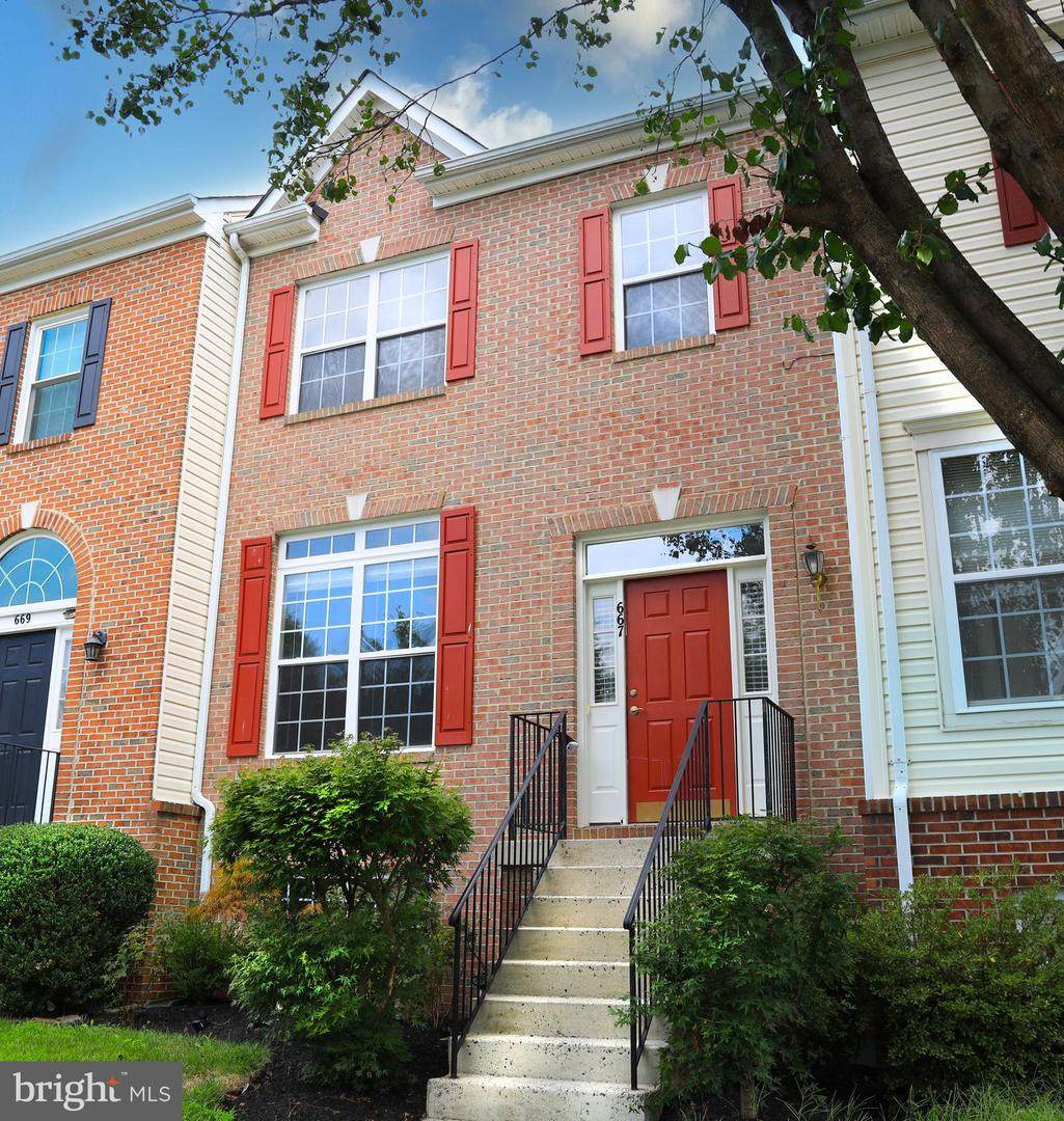 667 Mcleary Square - Photo 1