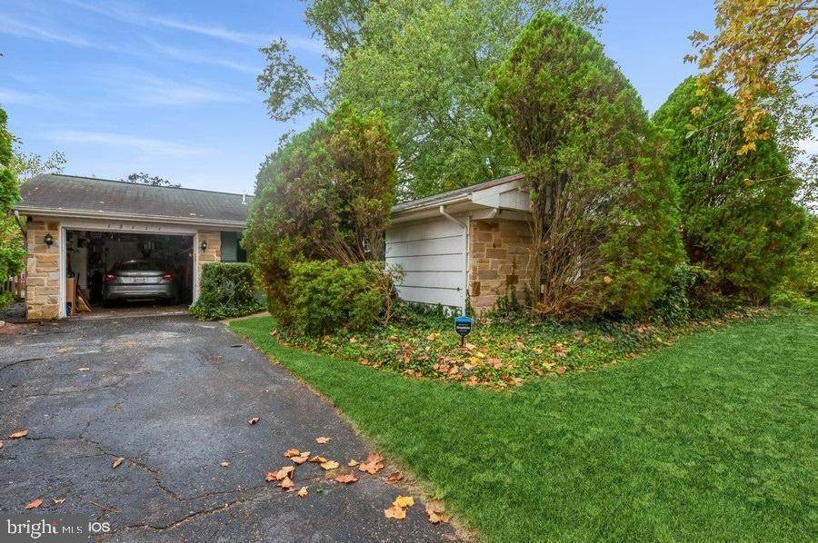 12111 Mackell Lane - Photo 1