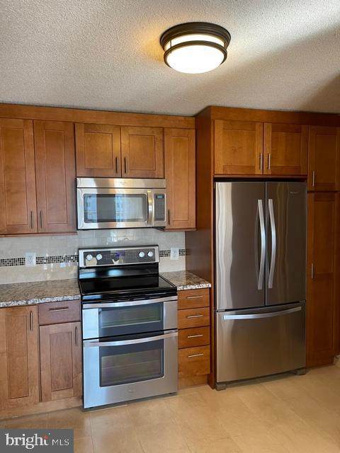 6800 Fleetwood - Photo 1