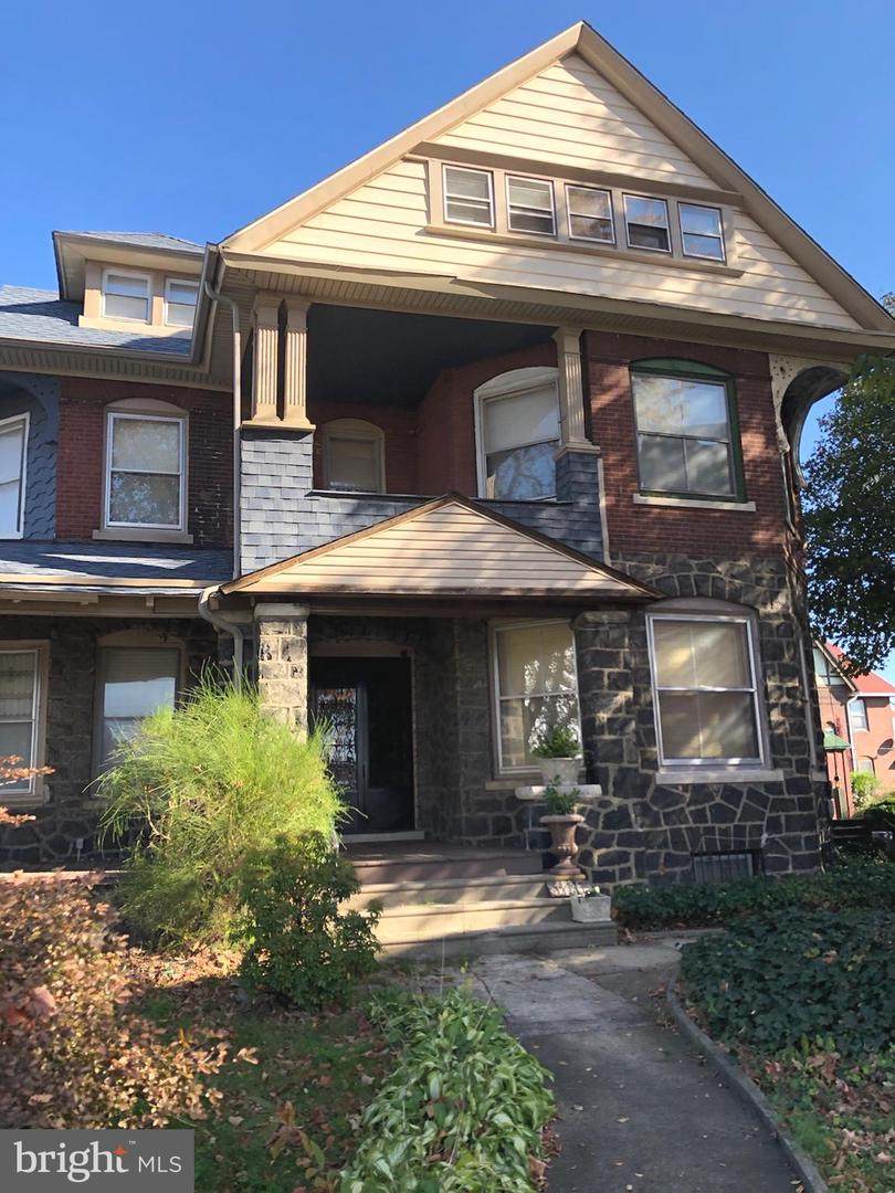 4831 Oxford Avenue - Photo 1