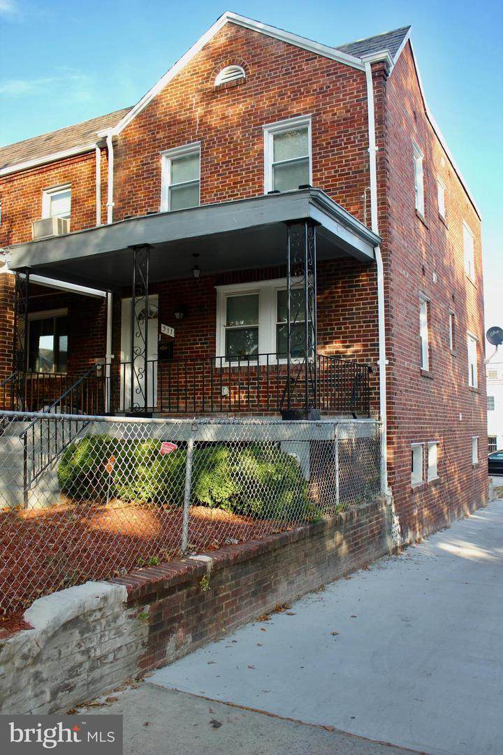 311 18TH Street - Photo 1