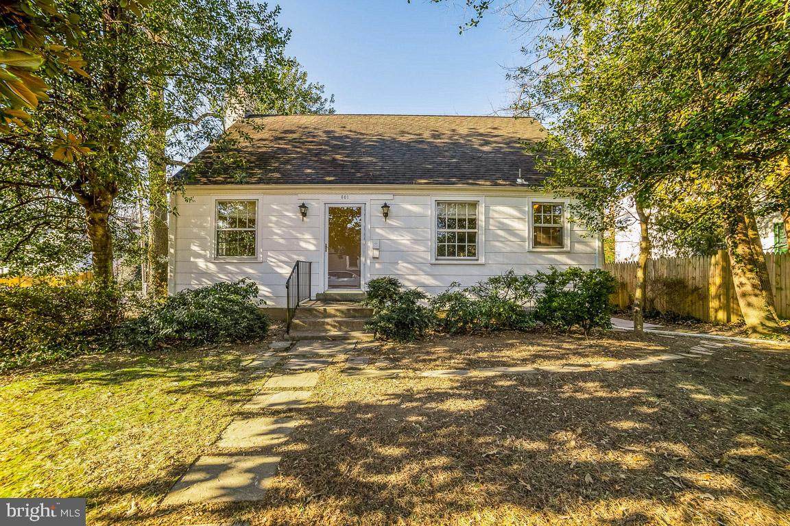 601 Oak Street - Photo 1