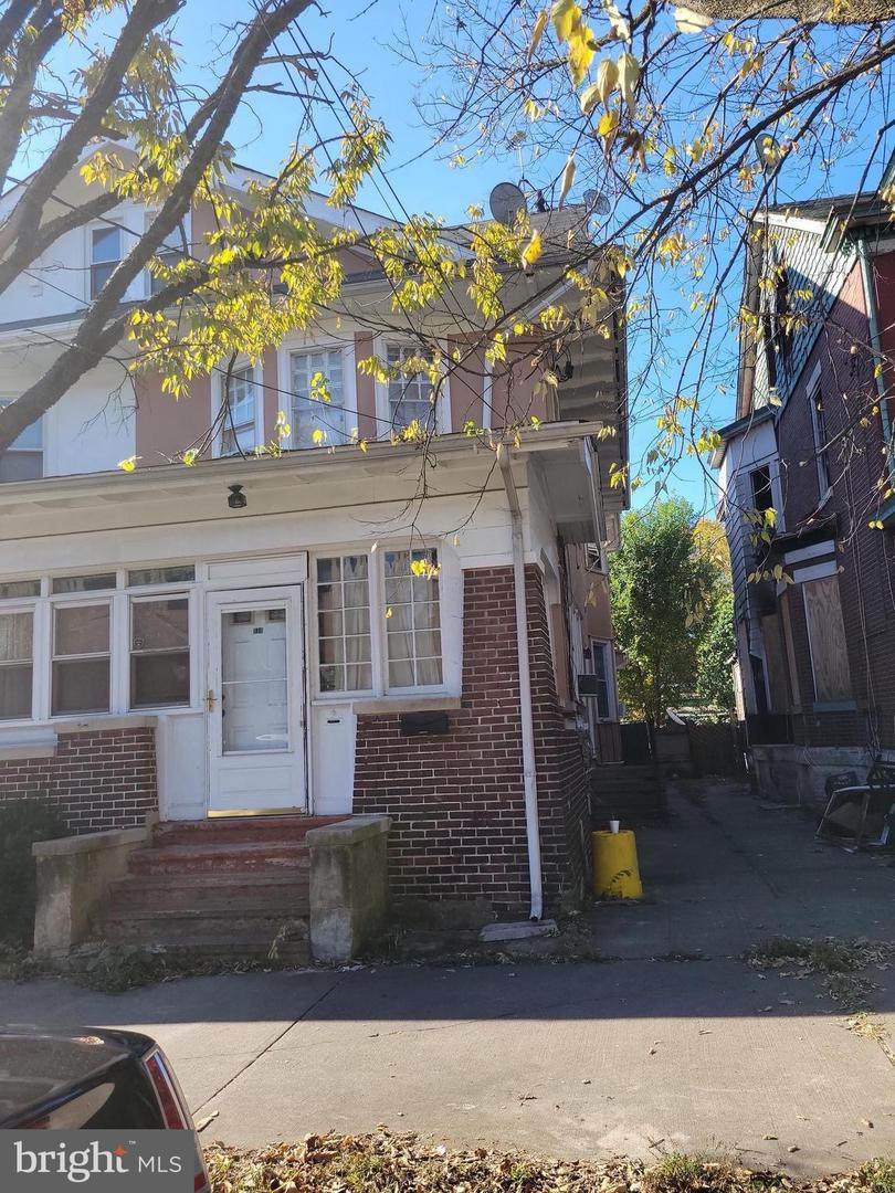 713 Monmouth Street - Photo 1