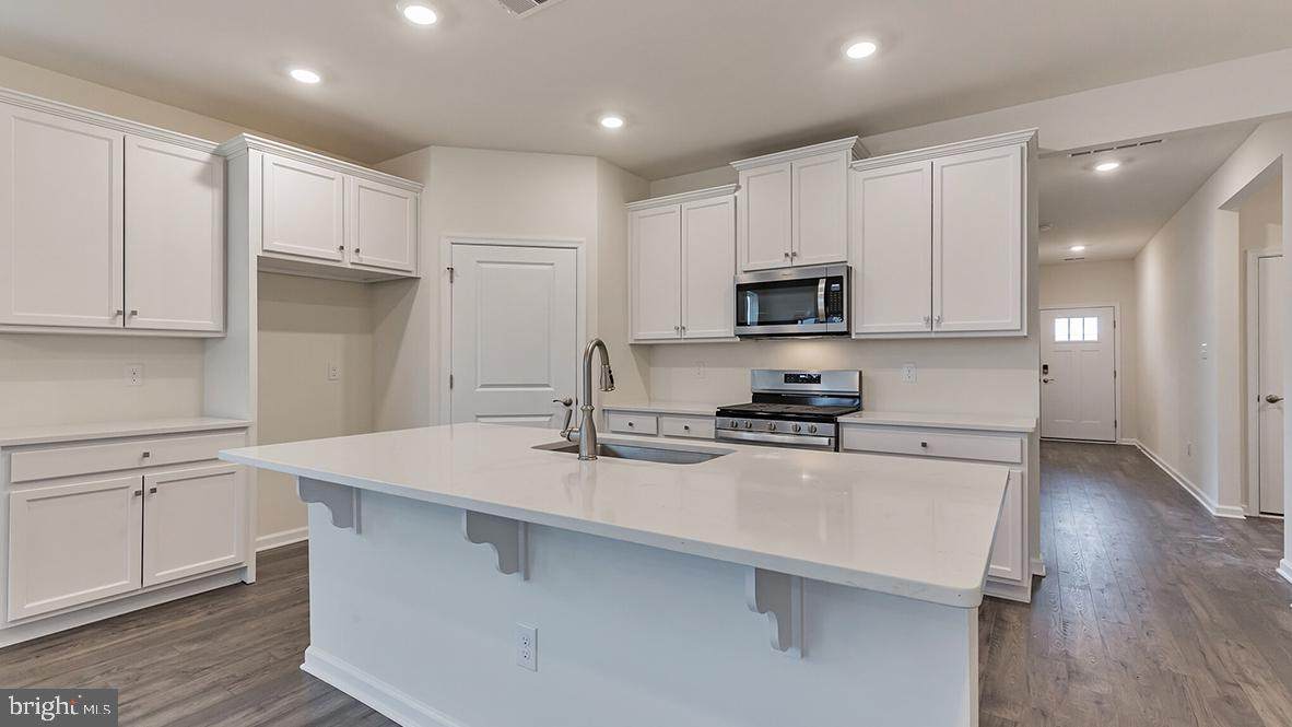 27 Walton Way - Photo 1