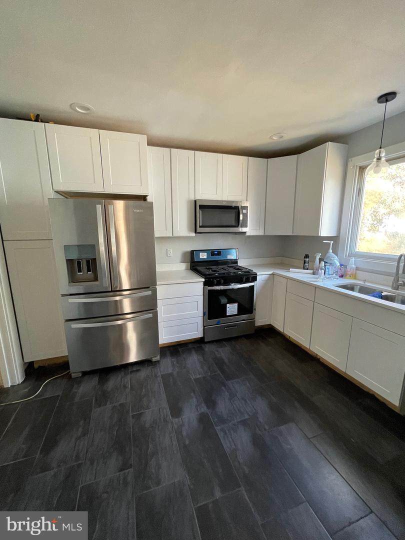 3818 Woodbine - Photo 1
