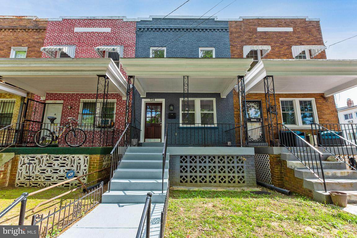 734 Hamilton Street - Photo 1