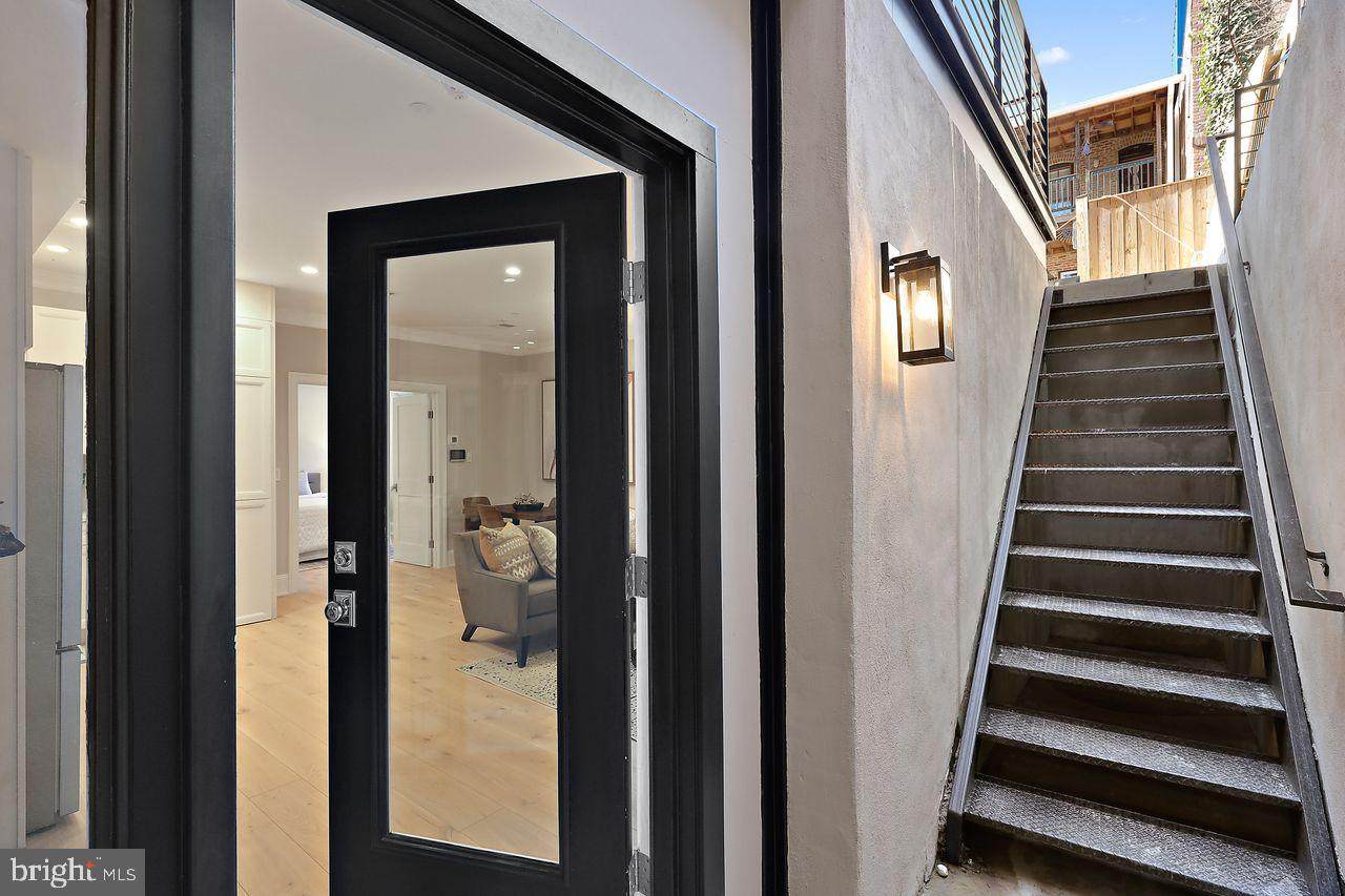 710 E Street - Photo 1