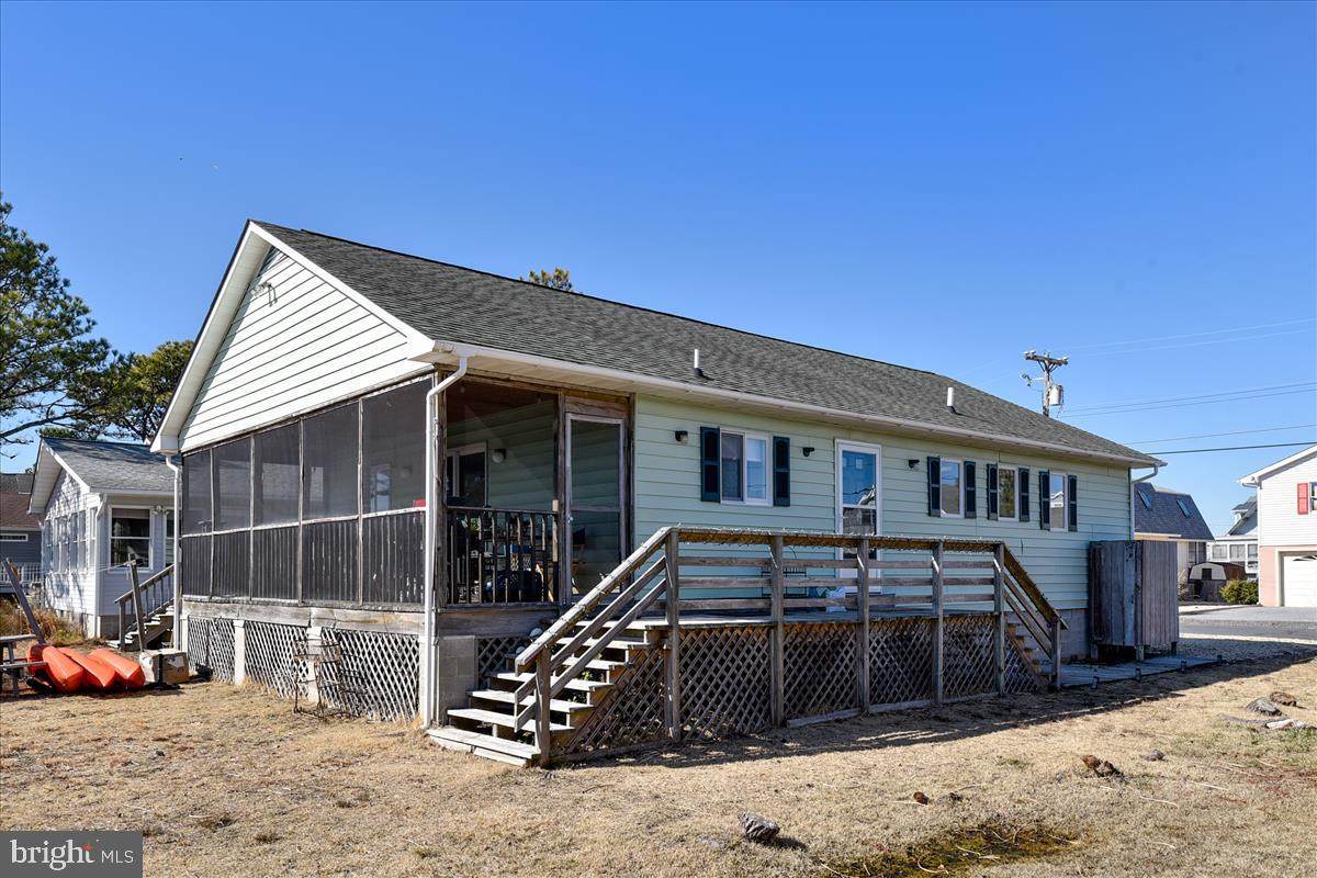204 Bayshore Drive - Photo 1