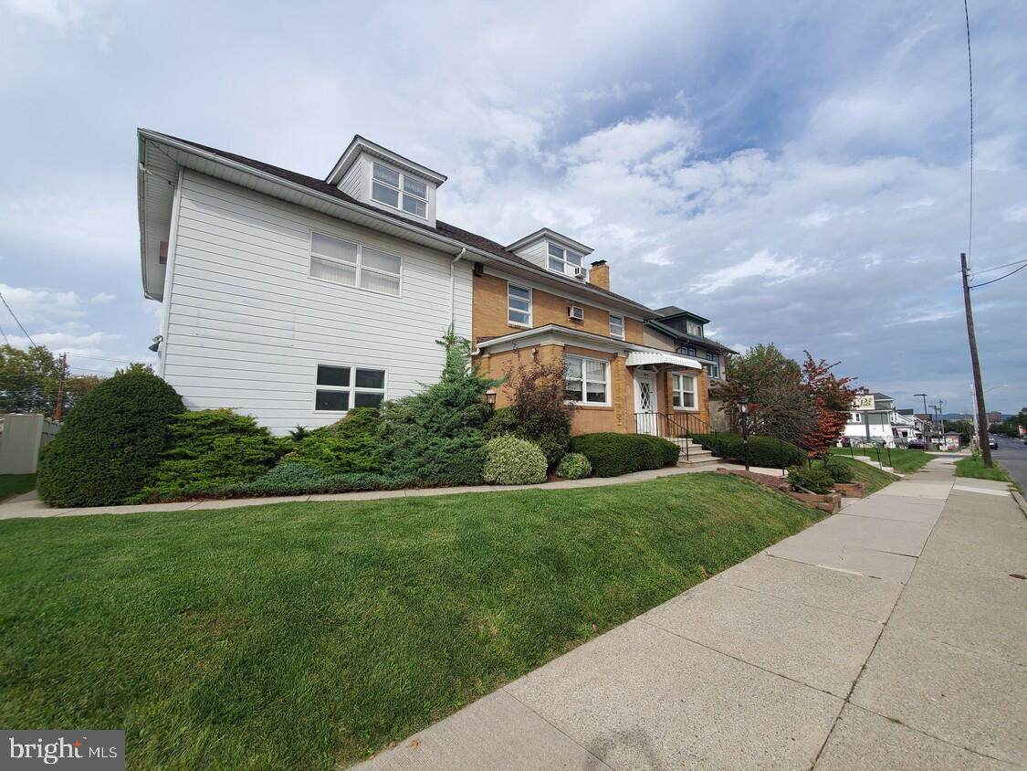 1512-1516 Broad Street - Photo 1