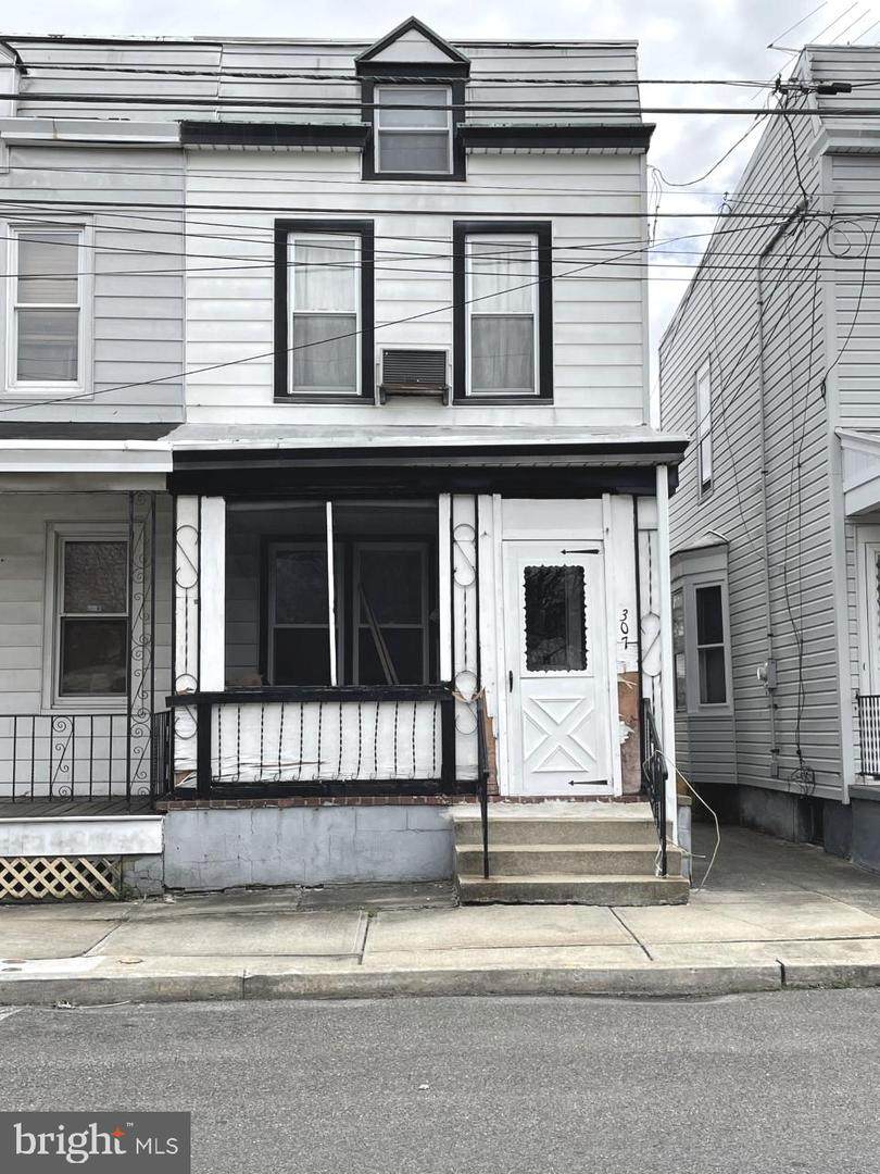 307 Hobart Avenue - Photo 1