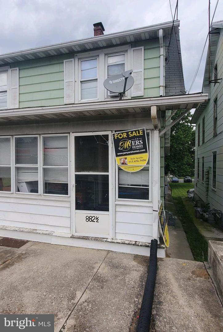 882-1/2 Baltimore Street - Photo 1