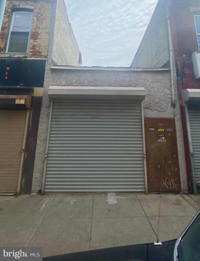 2429 Kensington Avenue - Photo 1