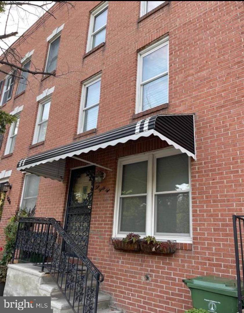 1042 Vine Street - Photo 1