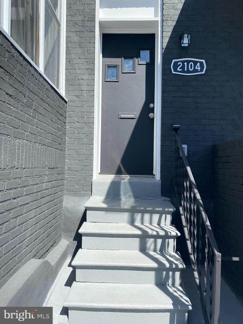 2104 Baker Street - Photo 1