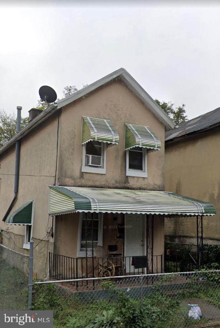 1447 Montpelier Street - Photo 1
