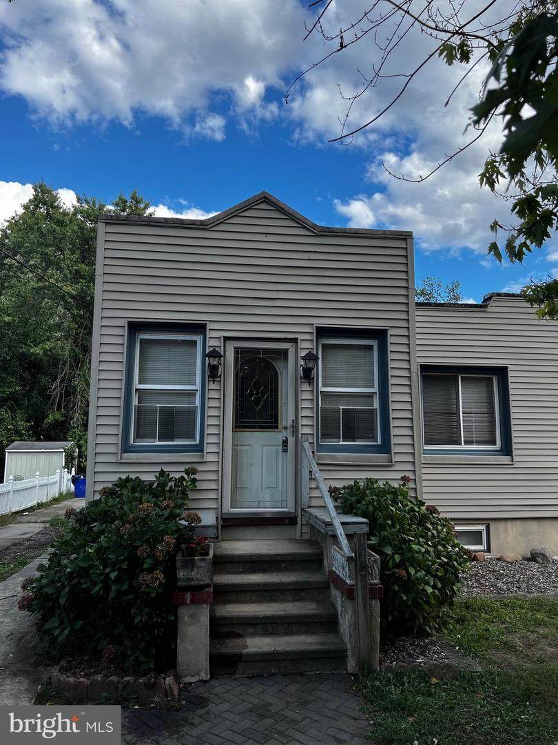 129 Princeton Avenue - Photo 1