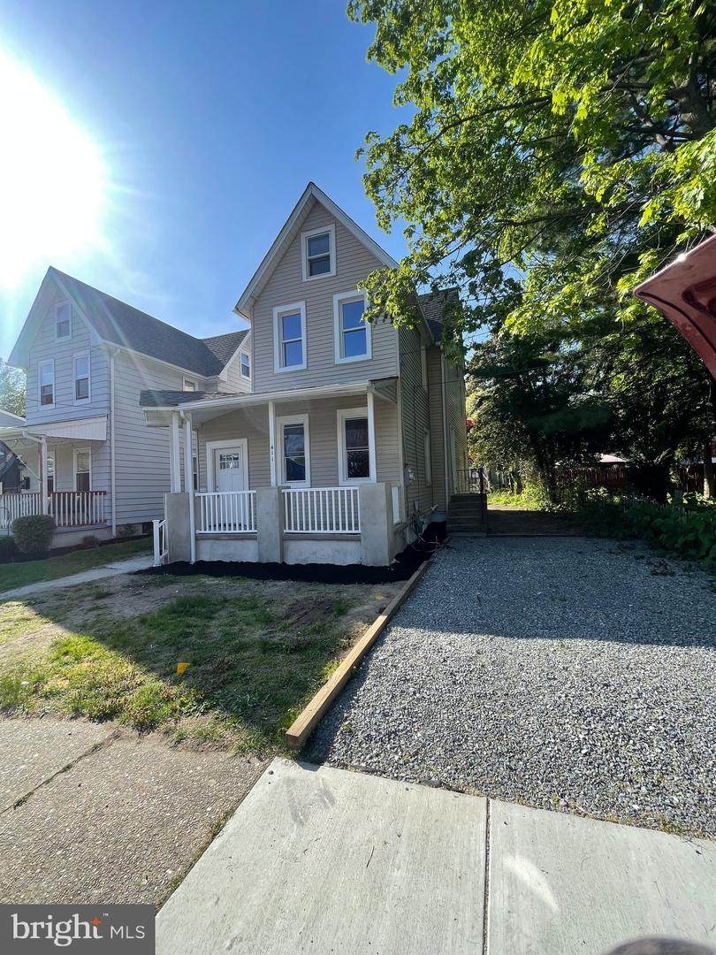 411 5TH Street - Photo 1