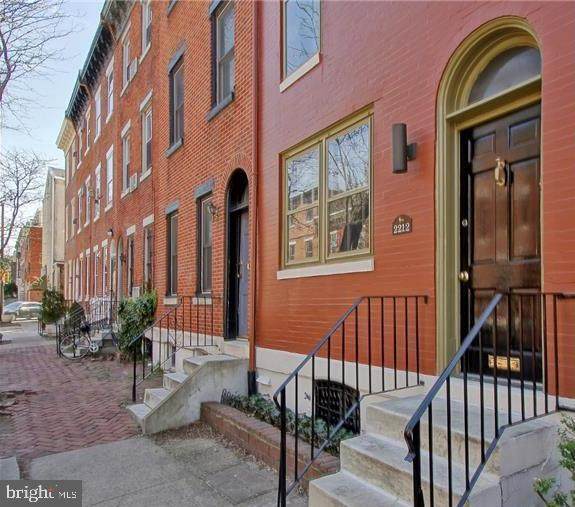 2212 Lombard Street - Photo 1