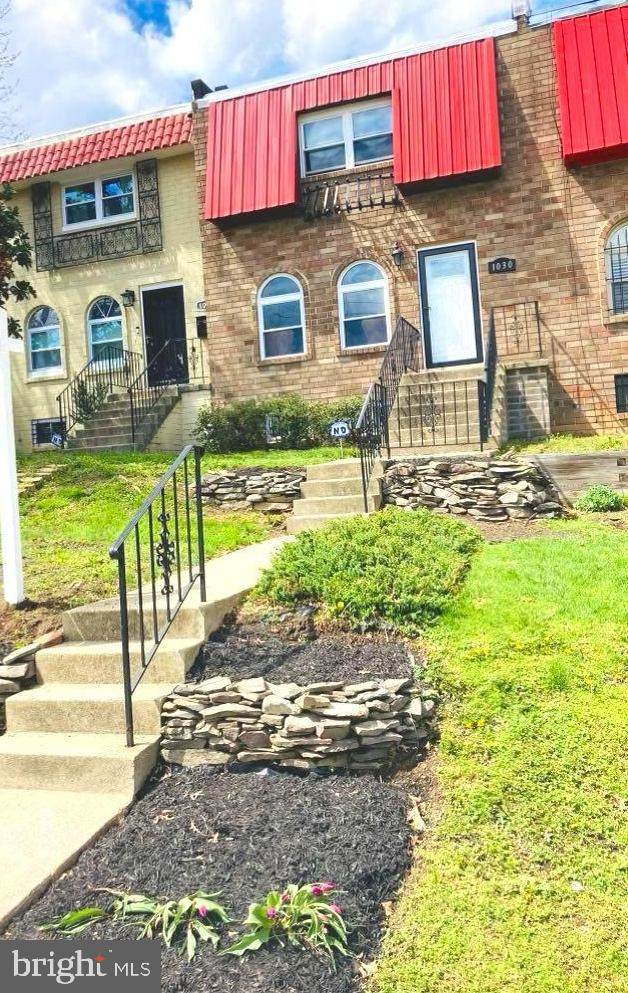 1030 Southern Avenue - Photo 1