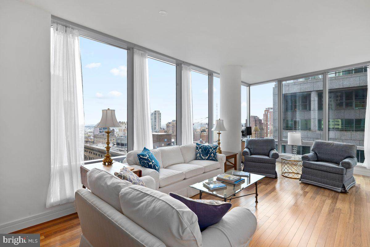 1414 Penn Square - Photo 1